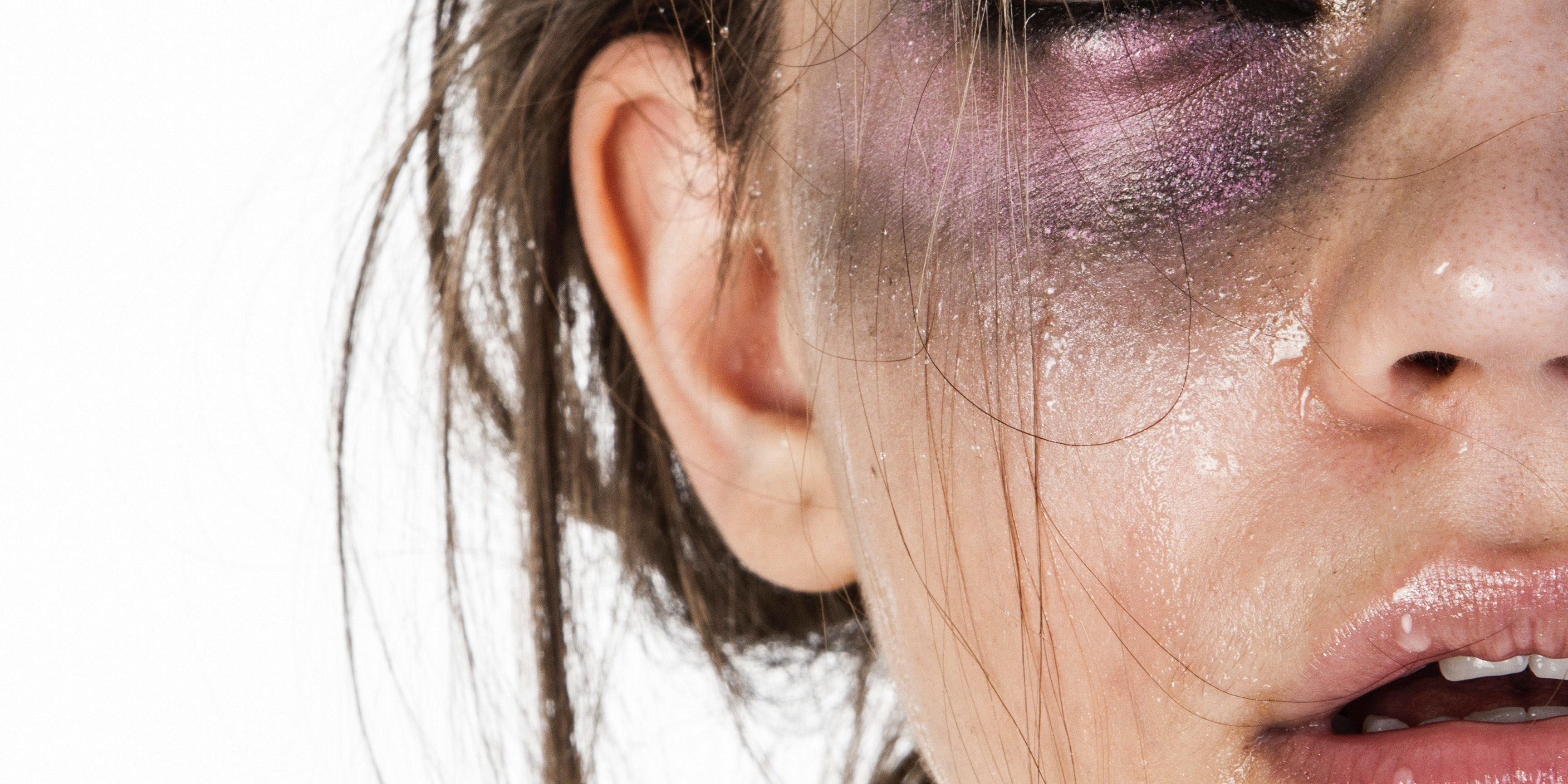 brown-eyes-brunette-close-up-1475426