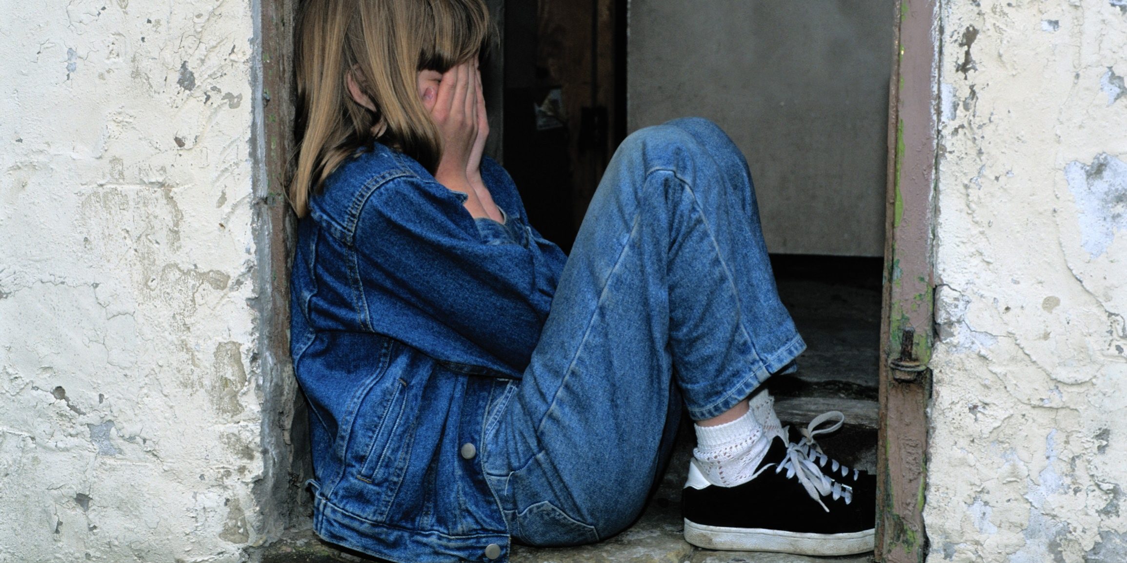 girl-jeans-kid-loneliness-236215