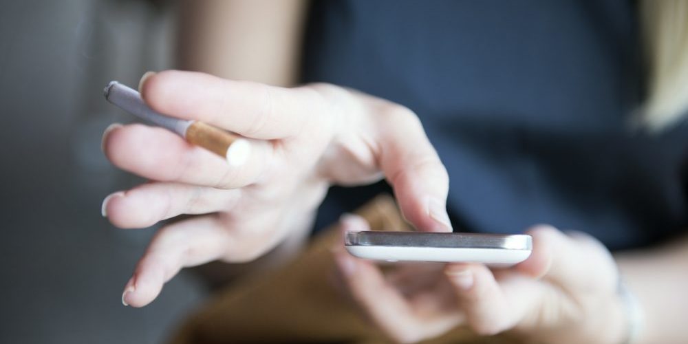 Mobilephonesmoking-e1463735259584