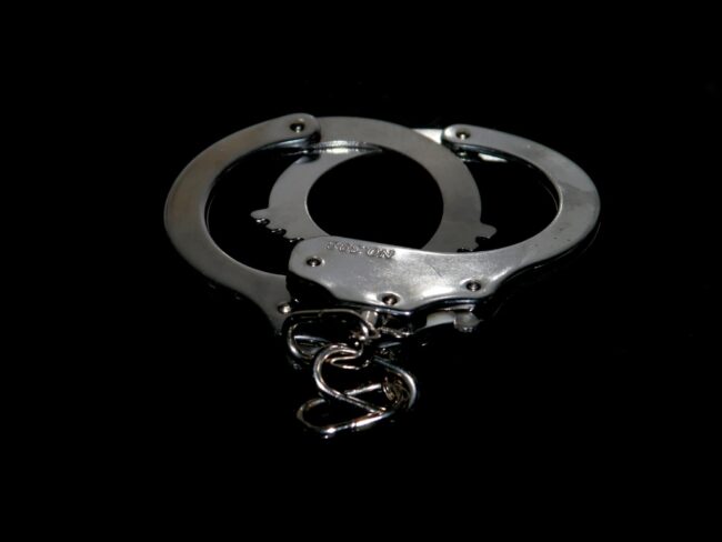 hand-chain-steel-metal-circle-jewellery-1057063-pxhere.com