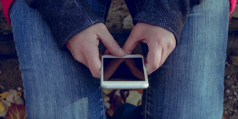 iphone-mobile-smartphone-cell-phone-wallpaper-preview